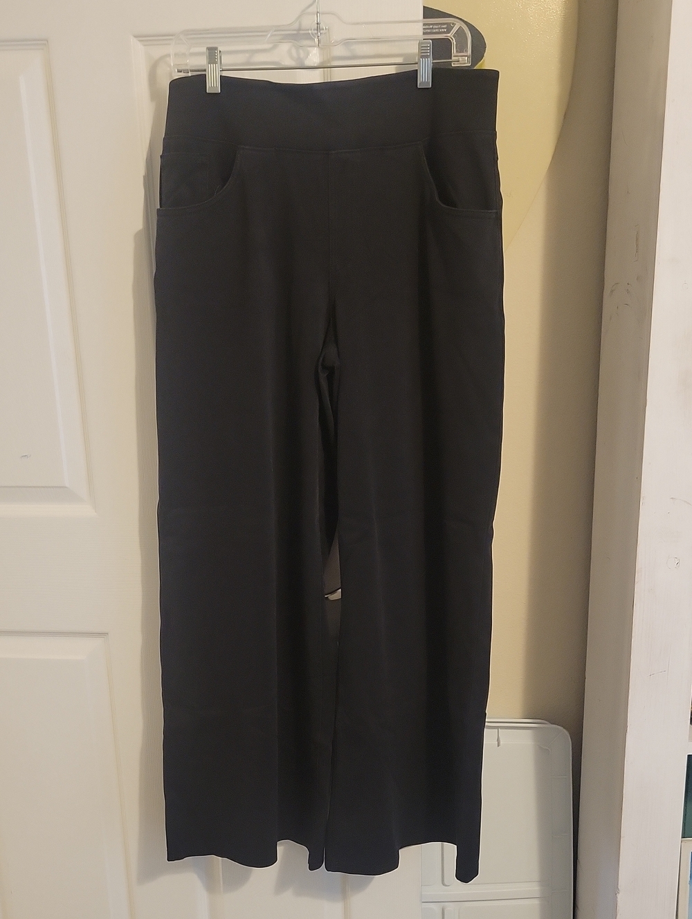 Women's Black Wide-Leg Pull-On Pants